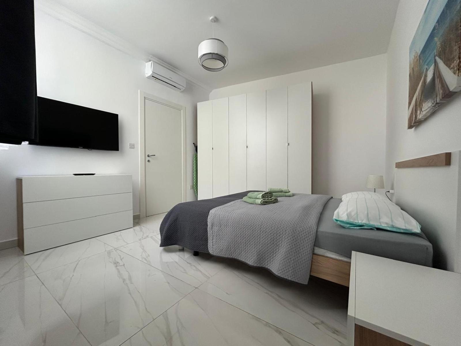 Exceptional 3-Bedroom Apartment, Sliema - Tigne Point! Exterior foto